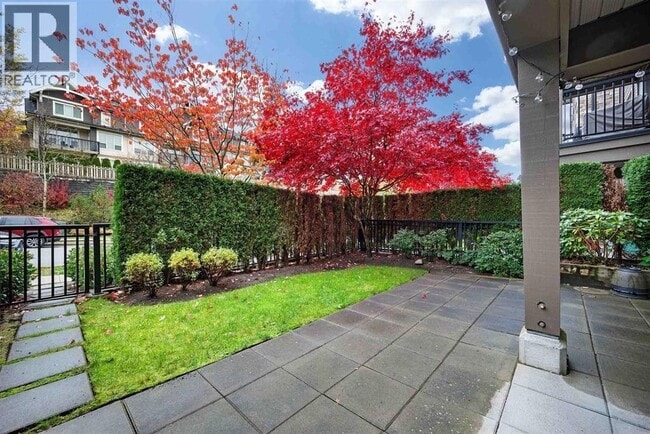 property at 3156 Dayanee Springs Blvd