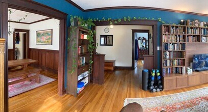 74 Stearns Rd, Unit 1 in Brookline, MA - Building Photo - Building Photo