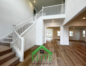 3041 Palo Alto St in Roseville, CA - Building Photo - Building Photo
