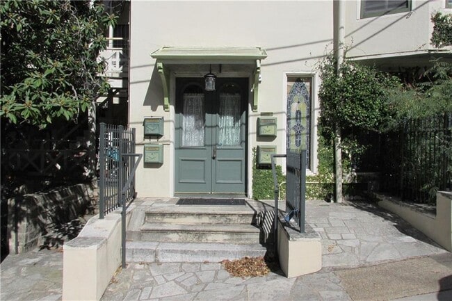 property at 800 San Antonio St