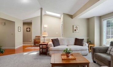 4634 Croisan Scenic Way S in Salem, OR - Building Photo - Building Photo