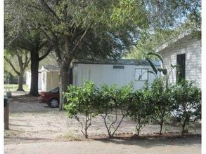 1932 33rd St SE in Ruskin, FL - Foto de edificio - Building Photo