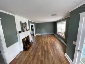 33 Waldron Ave in Cranston, RI - Building Photo - Building Photo