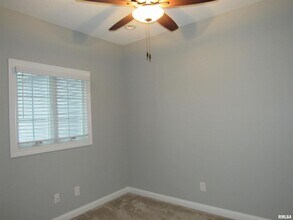 1659 Celtic Ct in Davenport, IA - Foto de edificio - Building Photo