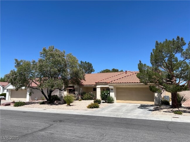 property at 2516 Sunup Dr