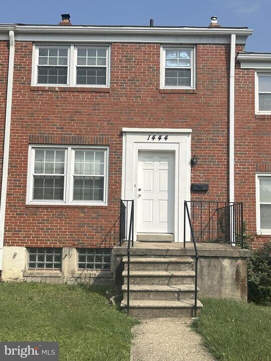 1444 Barrett Rd in Woodlawn, MD - Building Photo