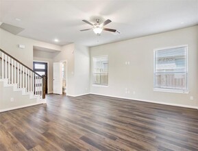 23023 Penstemon Trl in Katy, TX - Foto de edificio - Building Photo