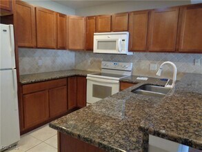 12962 Elm Creek Ct in Ft. Myers, FL - Building Photo - Building Photo