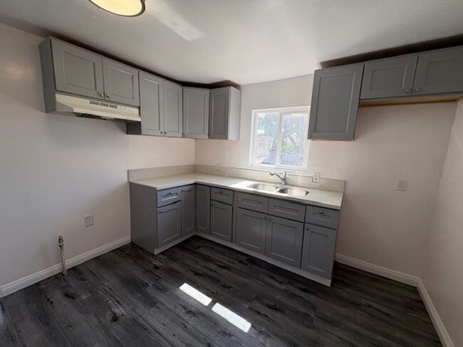 4631-4633 Grape St in Pico Rivera, CA - Foto de edificio - Building Photo