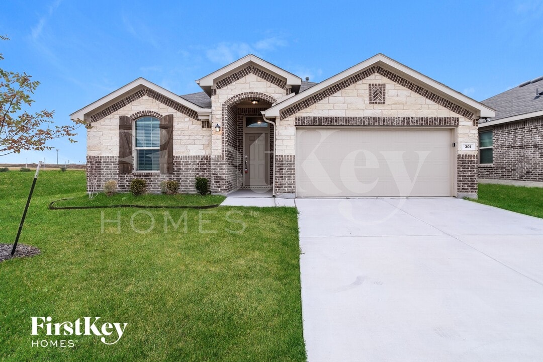 301 Saguaro Dr in Haslet, TX - Building Photo