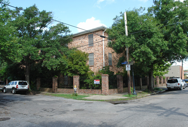 7500 Maple St in New Orleans, LA - Building Photo - Building Photo