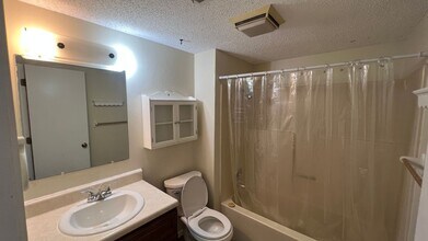 2209 S Hartford Cove in Russellville, AR - Building Photo - Building Photo