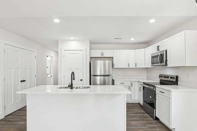 4025 Cedar Fls Ln in Spartanburg, SC - Building Photo - Building Photo