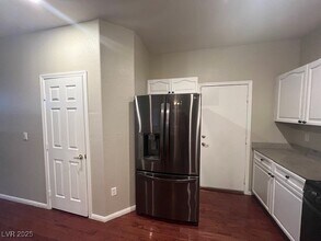129 Standing Stone St in Las Vegas, NV - Building Photo - Building Photo
