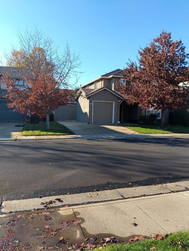 11995 Erato Cir in Rancho Cordova, CA - Building Photo - Building Photo