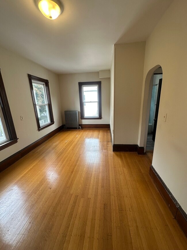 72 Thurston St, Unit 2 in Somerville, MA - Building Photo - Building Photo