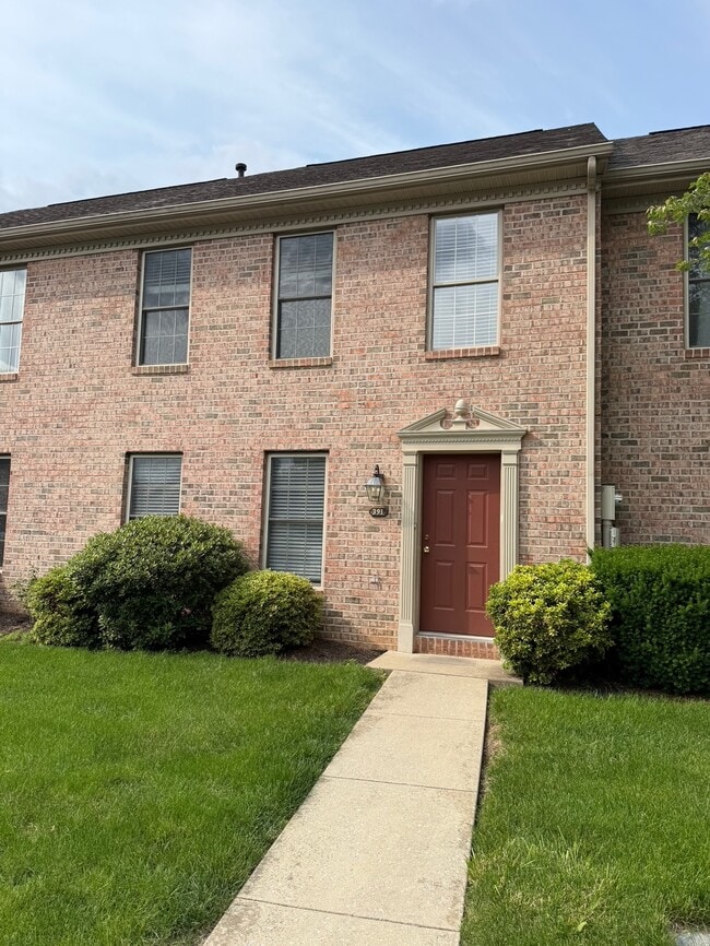 391 Stonehedge Ln in Mechanicsburg, PA - Building Photo - Building Photo