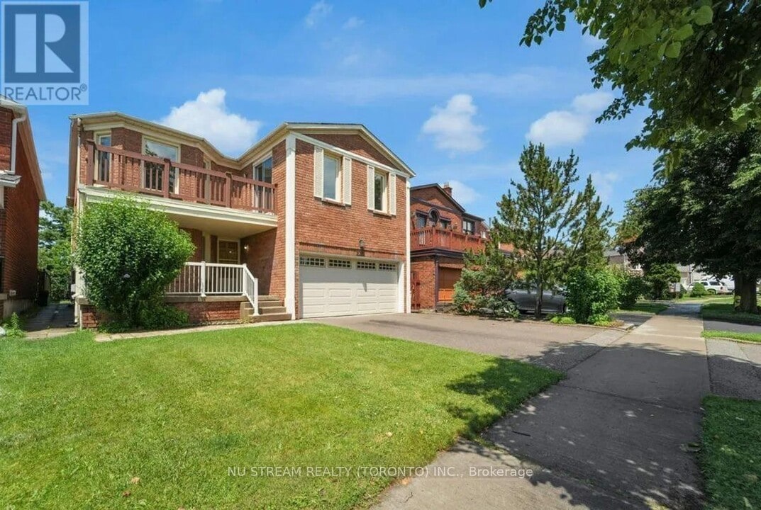 217 Badessa Cir in Vaughan, ON - Building Photo