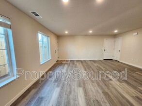 934 W Alameda St in Manteca, CA - Building Photo - Building Photo