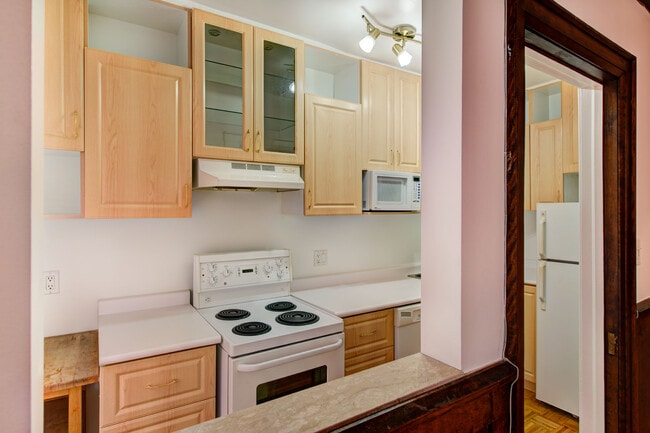 Cartac Community in Toronto, ON - Building Photo - Building Photo