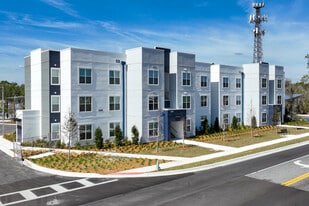 Salix on Vine in Kissimmee, FL - Building Photo