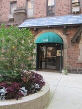8315 116th St in New York, NY - Foto de edificio - Building Photo