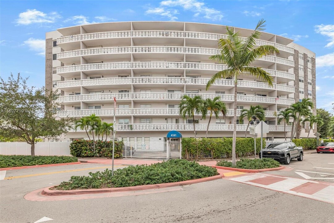 4141 Nautilus Dr in Miami Beach, FL - Building Photo