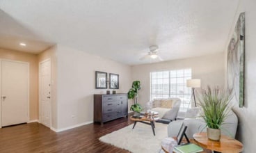 Arlington Park Villas in Dallas, TX - Foto de edificio - Building Photo