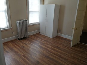 34 Hume Ave in Medford, MA - Building Photo - Building Photo