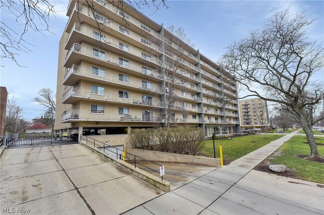 10301 Lake Ave in Cleveland, OH - Building Photo - Building Photo