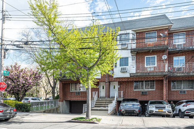 1103 E 72nd St in Brooklyn, NY - Foto de edificio - Building Photo