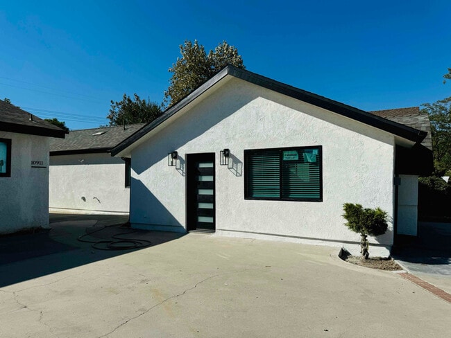 10913 Nestle Ave in Los Angeles, CA - Building Photo - Building Photo