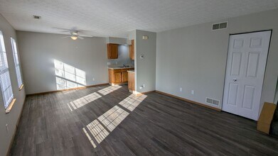 859 Kerns Dr NE in Bolivar, OH - Building Photo - Building Photo