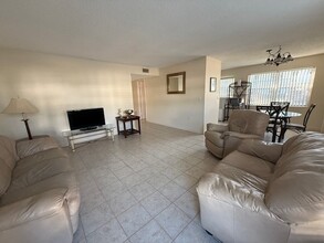 2800 Indian River Blvd, Unit N1 in Vero Beach, FL - Building Photo - Building Photo