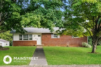 6113 Clayberry Dr in Knoxville, TN - Foto de edificio - Building Photo