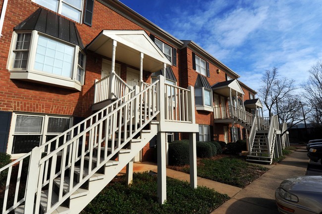 Dearing Courtyard in Athens, GA - Building Photo - Building Photo