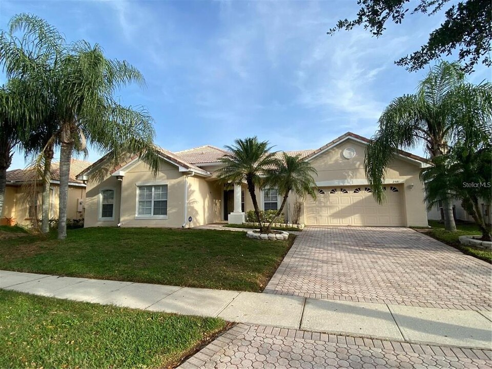 2581 Summerland Way in Kissimmee, FL - Building Photo