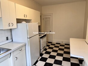 923 Beacon St, Unit 2 in Boston, MA - Foto de edificio - Building Photo