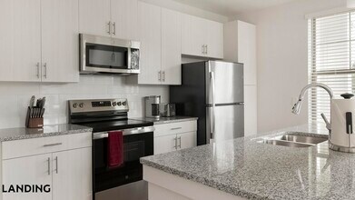 11122 Hambright Jct Dr, Unit C310 in Huntersville, NC - Building Photo - Building Photo