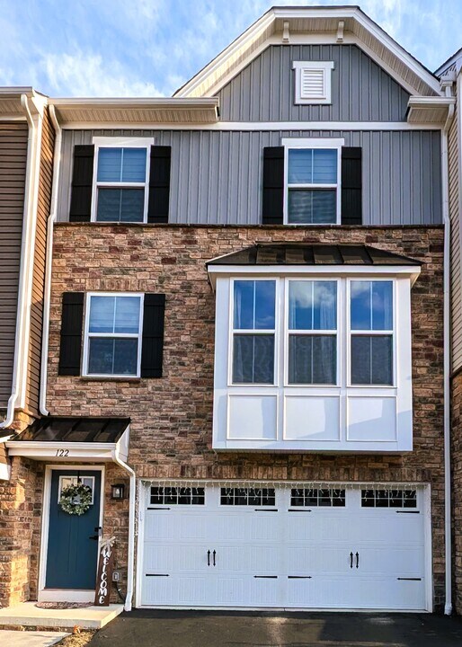 122 Lupine Dr in Seven Fields, PA - Foto de edificio