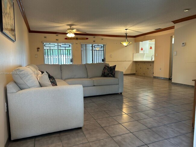 12282 SW 10th St in Miami, FL - Building Photo - Building Photo