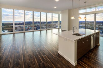 1 Hbr Pt Rd in Stamford, CT - Building Photo - Building Photo
