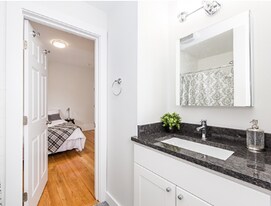 27 Knapp St, Unit D-14 in Somerville, MA - Building Photo