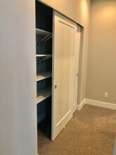 8320 NE 163rd Pl, Unit 1 in Kenmore, WA - Building Photo - Building Photo