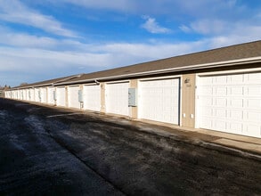 Strata Estates of Watford City in Watford City, ND - Building Photo - Building Photo