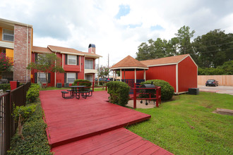 La Monterra Apartments in Houston, TX - Foto de edificio - Building Photo