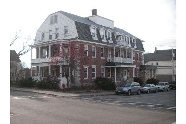 241 Willard St in Berlin, NH - Foto de edificio