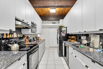 720 E Coco Plum Cir in Plantation, FL - Building Photo - Building Photo