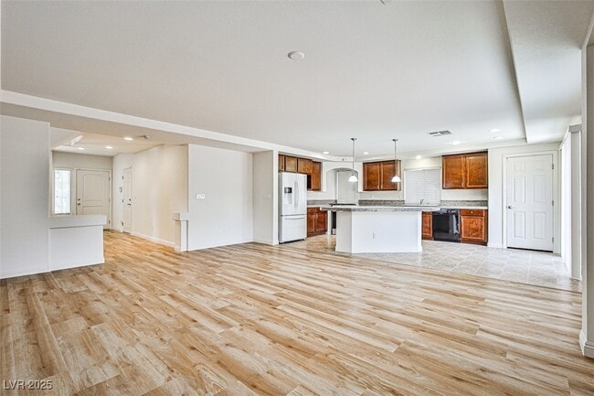 6745 Philharmonic Ave in Las Vegas, NV - Building Photo - Building Photo