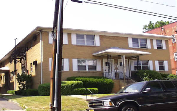 142 Chestnut St in Rutherford, NJ - Building Photo